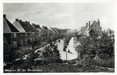 8403 Gezicht in de Dr. Jul. Röntgenlaan te Bilthoven uit het noordoosten.